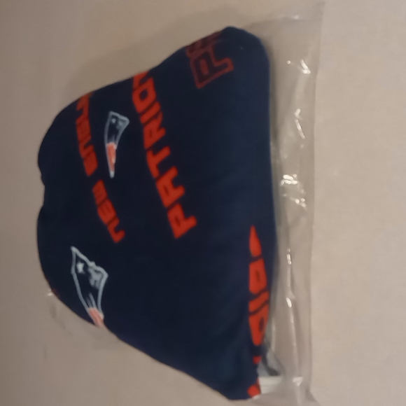 New England Patriots one piece adult loungers size small in cinch bag NWT - Picture 3 of 3